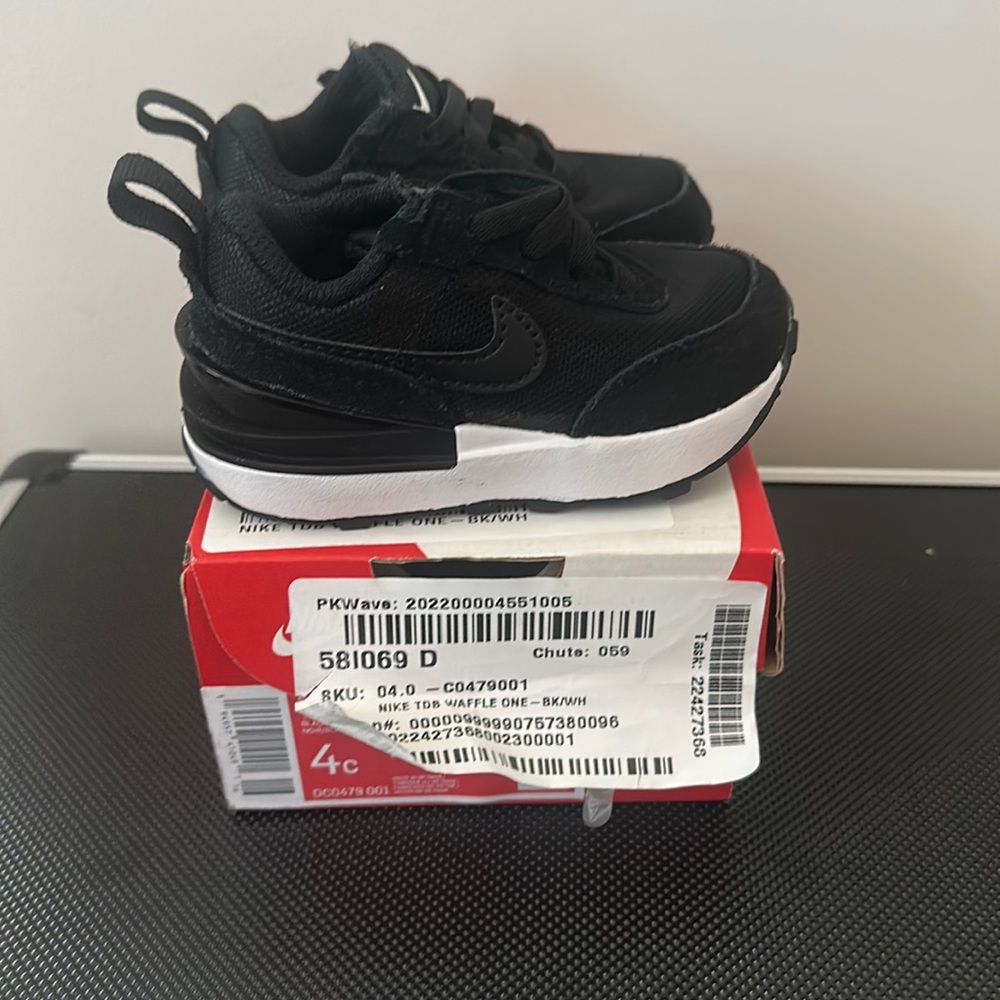 Nike waffle one